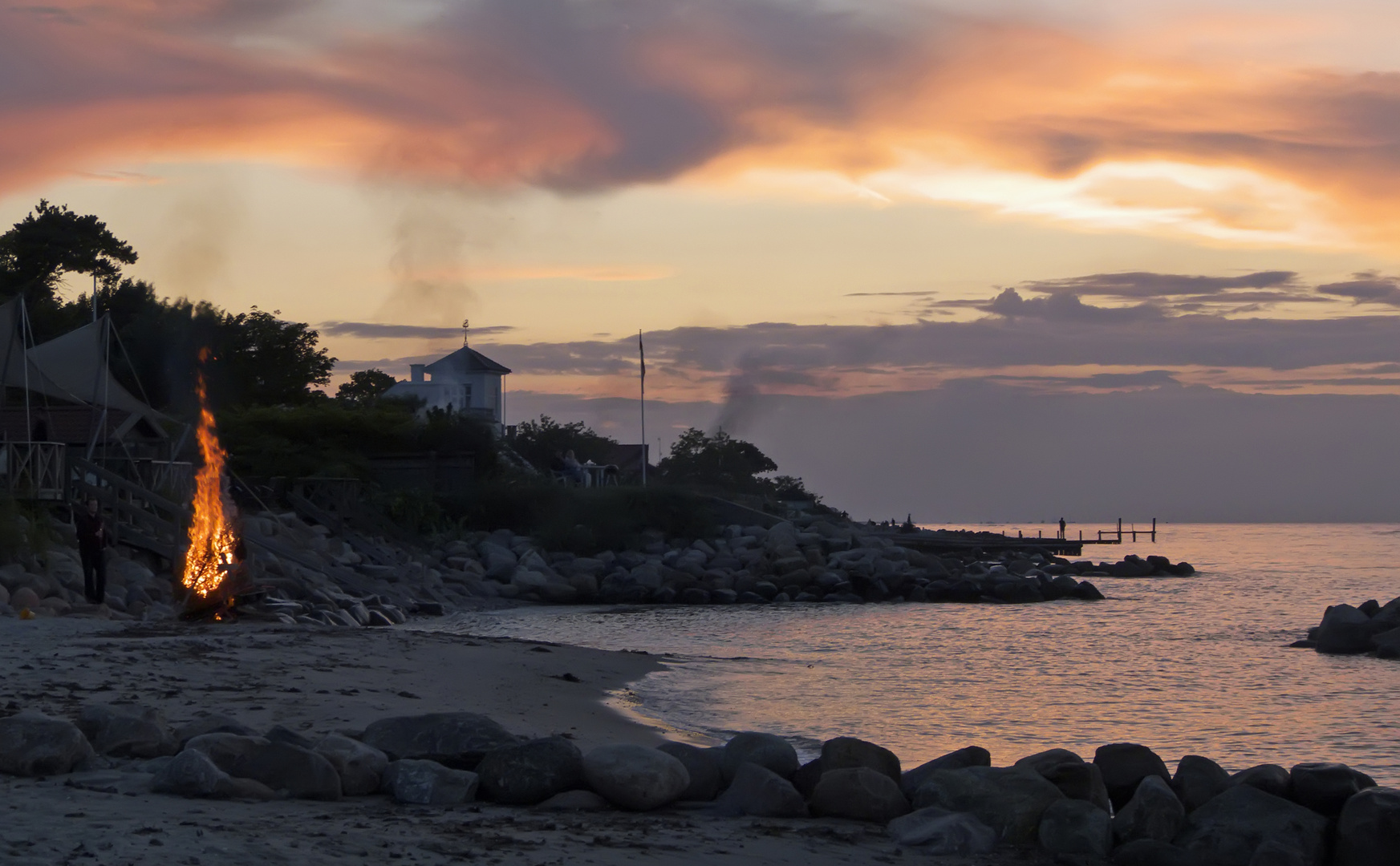 Sommersonnenwendfeuer am Øresund