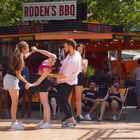 Sommersonntag in Berlin: Salsa zu dritt