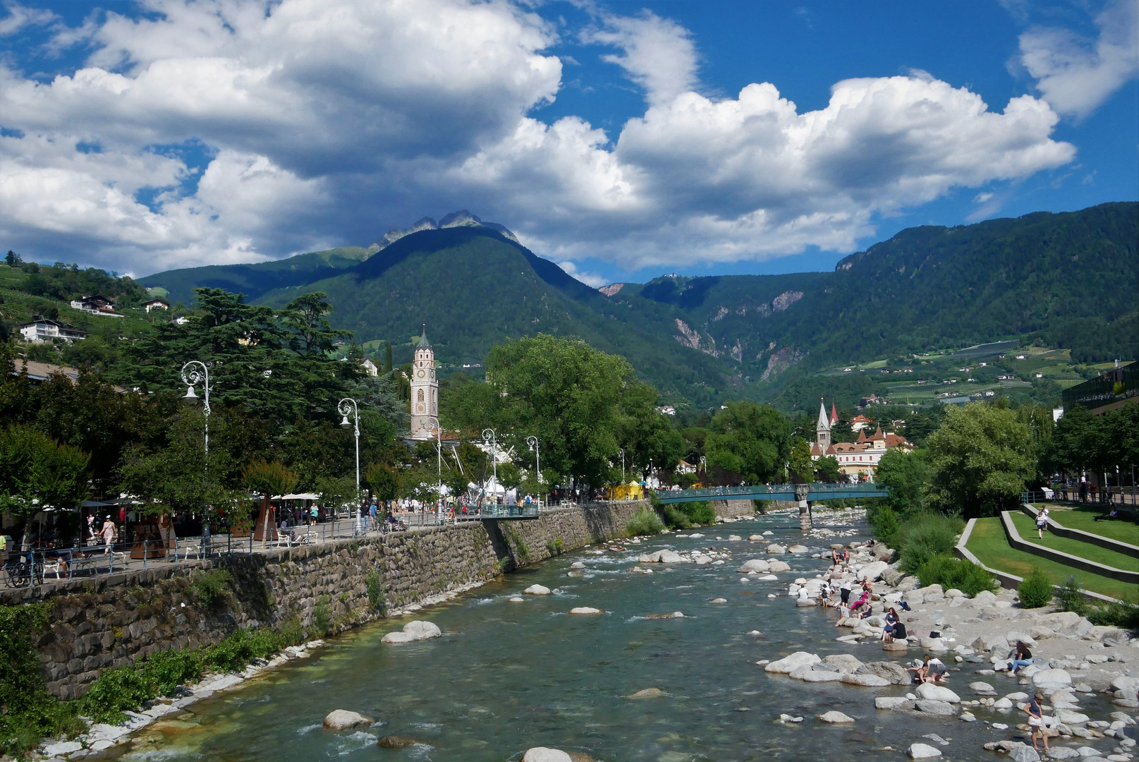 Sommerurlaub in Südtirol 2022 - Blick auf Meran mit Ifinger