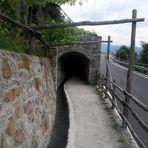 Sommerurlaub in Südtirol 2023  - Algunder Waalweg / Der Tunnel