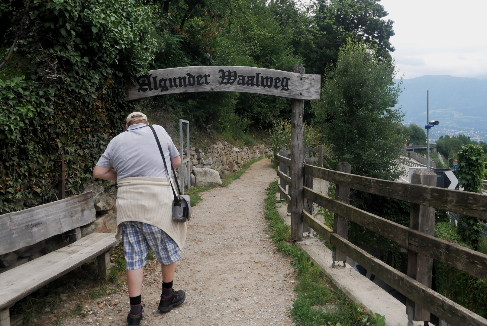 Sommerurlaub in Südtirol 2023 - Der Fotograf rüstet sich für die Wanderung 