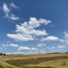 Sommerwege unter heiterem Himmel 