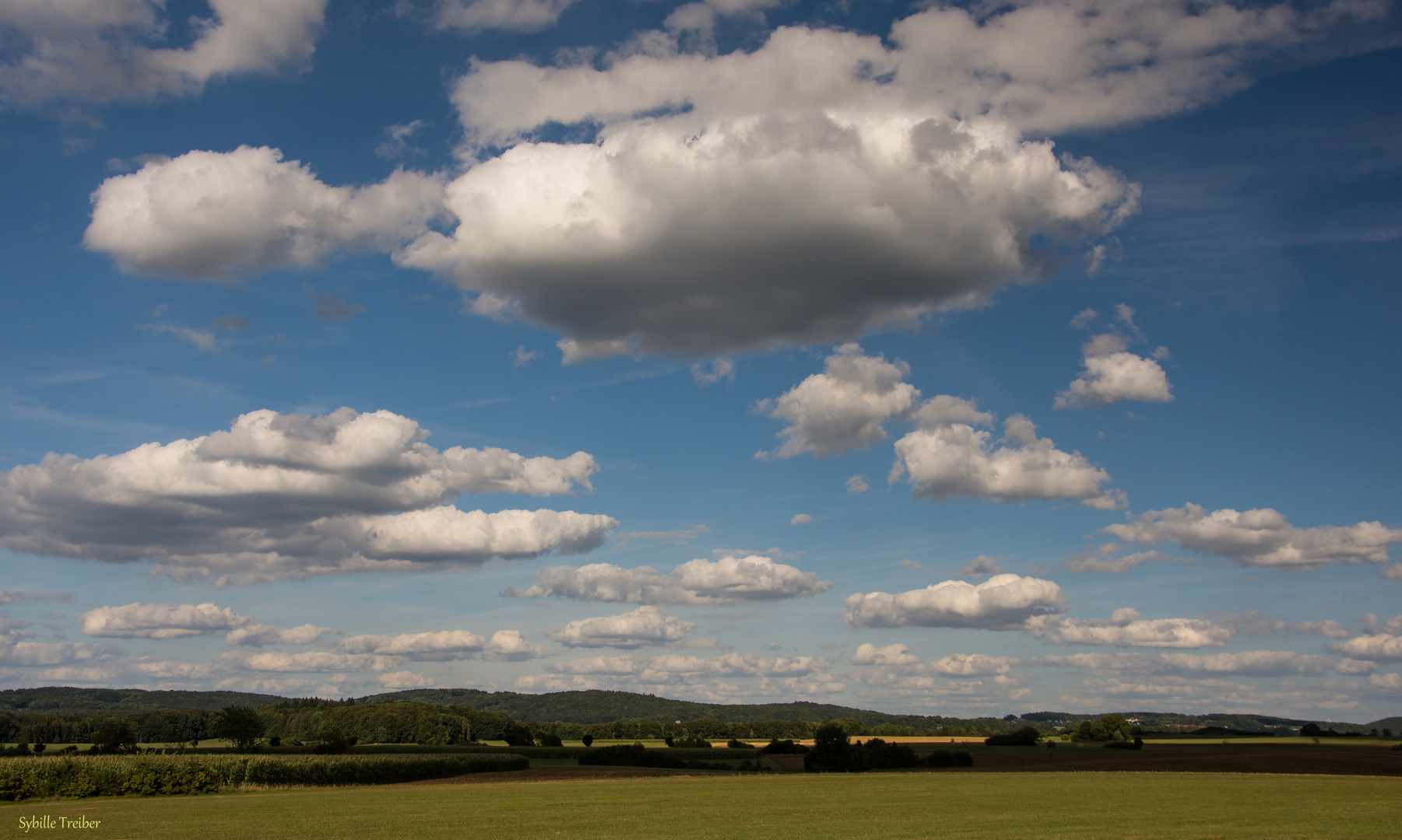 Sommerwolkenhimmel