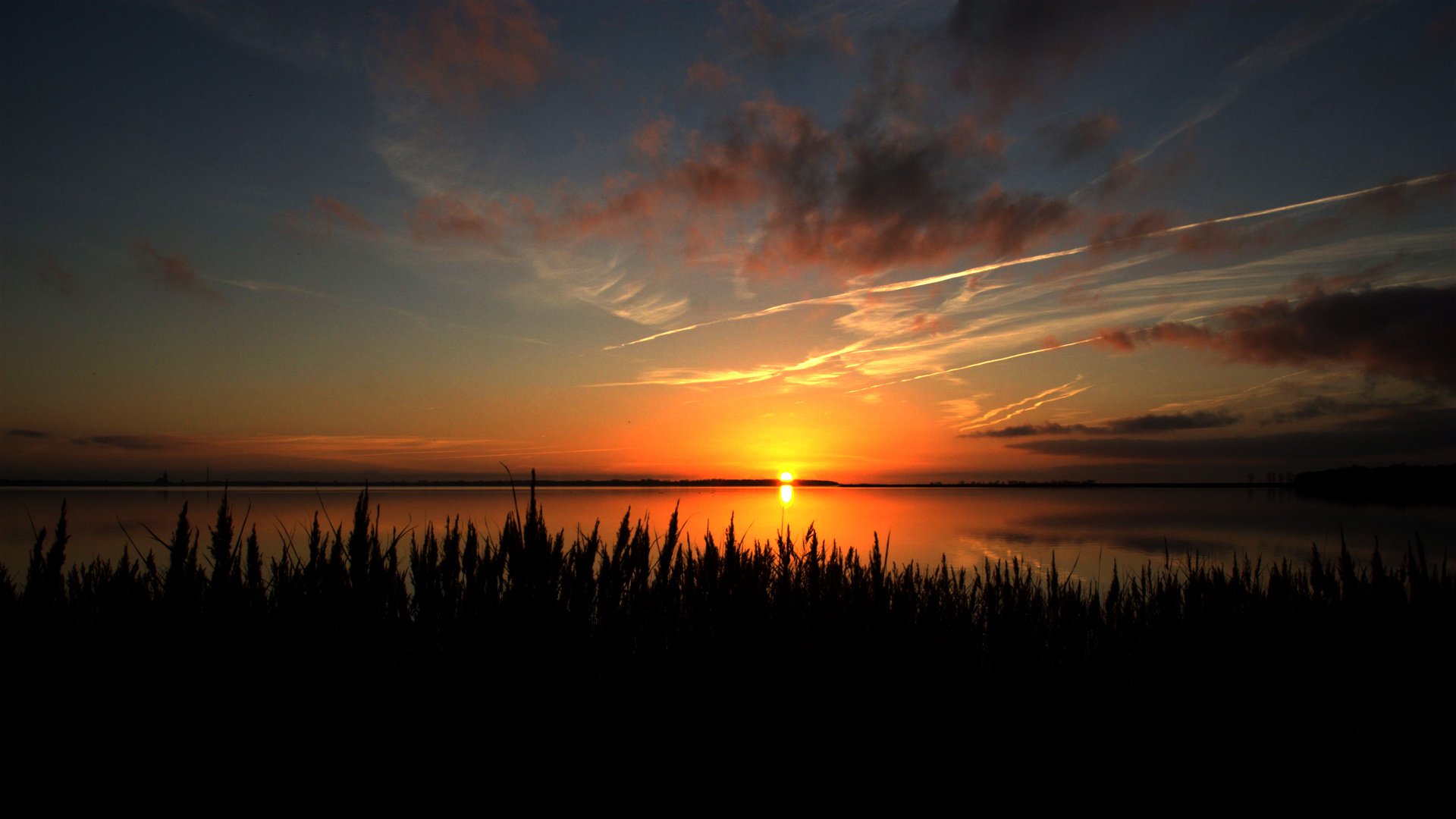 Sonenuntergang im Herbst auf Fischland