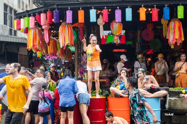 Songkran Soi 8 IV