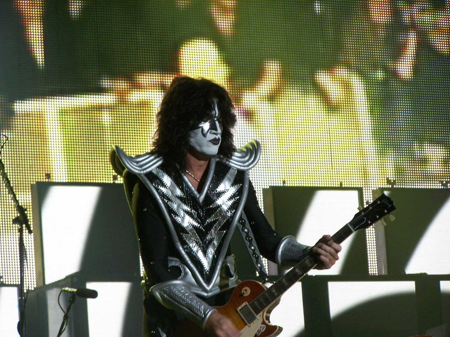 Sonic Boom Over Europe 2010, Tommy Thayer 1