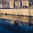 Sonne am Neckar und blauer Himmel