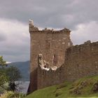 ...Sonne am Urquhart Castle