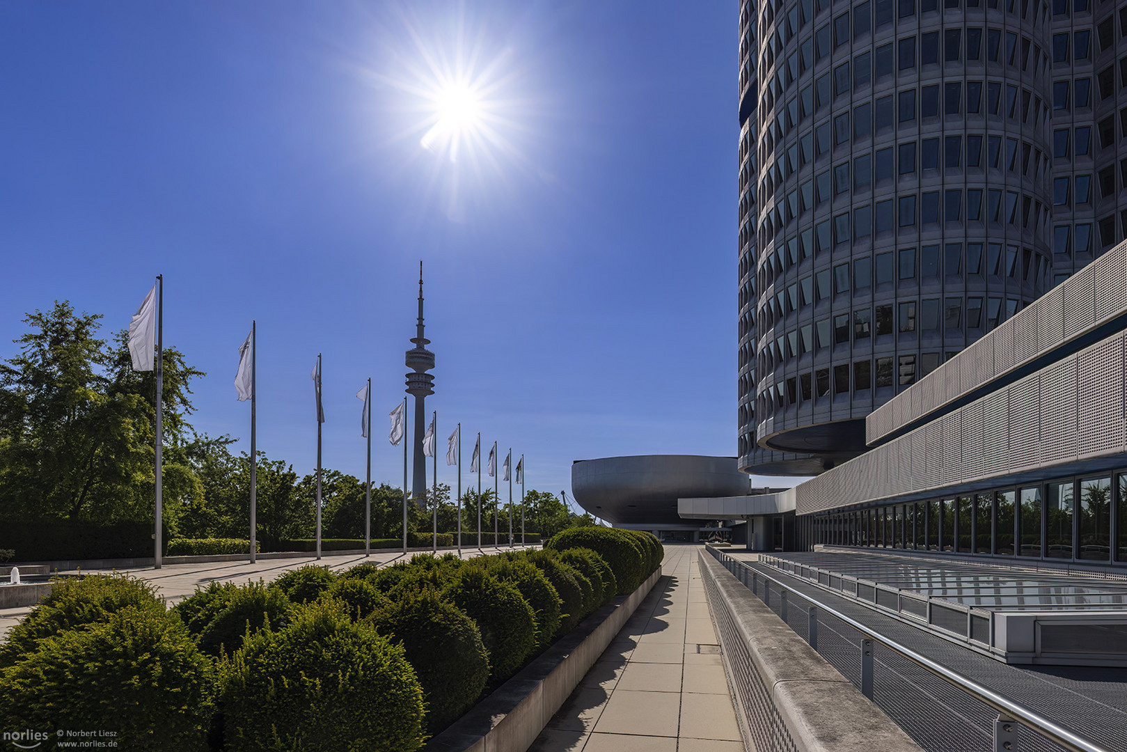 Sonne an der BMW Konzernzentrale