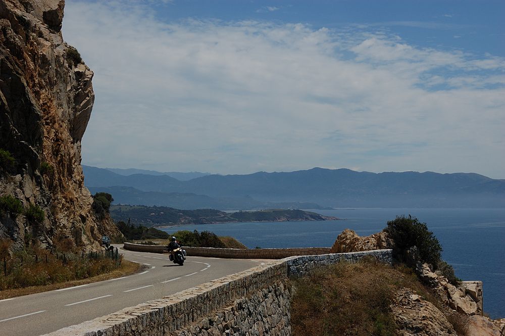 Sonne, Berge, Kurven und Meer. Tourenfahrer - was willst Du mehr? von Joachim Hund 