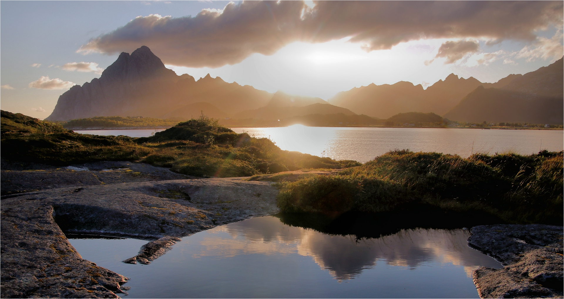 Sonne Berge Und Meer Foto Bild World Sonnenuntergang Abendstimmung Bilder Auf Fotocommunity