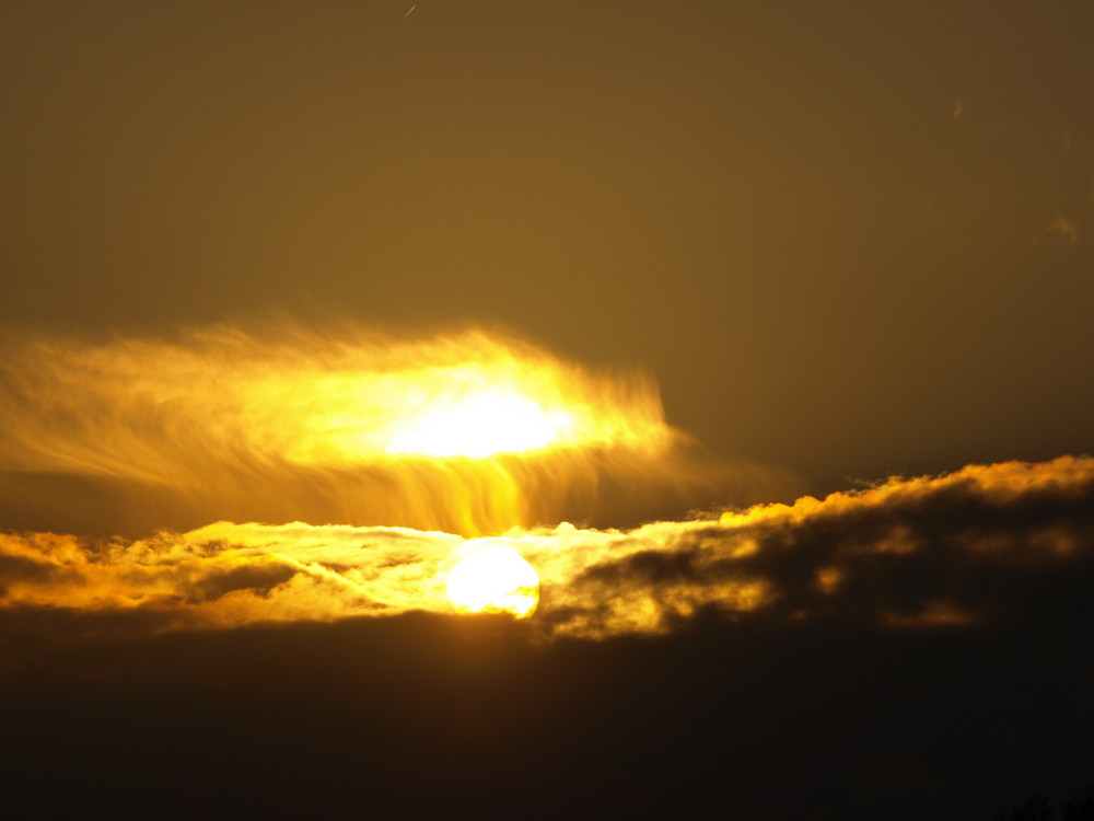 Sonne fällt aus allen Wolken