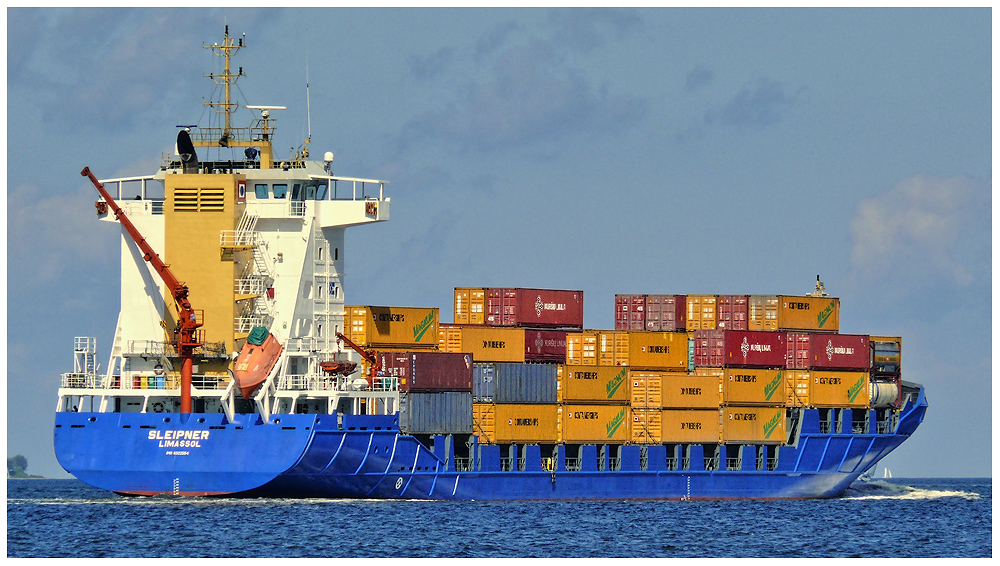 "Sonne, freie Sicht u. volle Ladung" ... die -- SLEIPNER -- auf der Kieler Förde am 5.5.2014