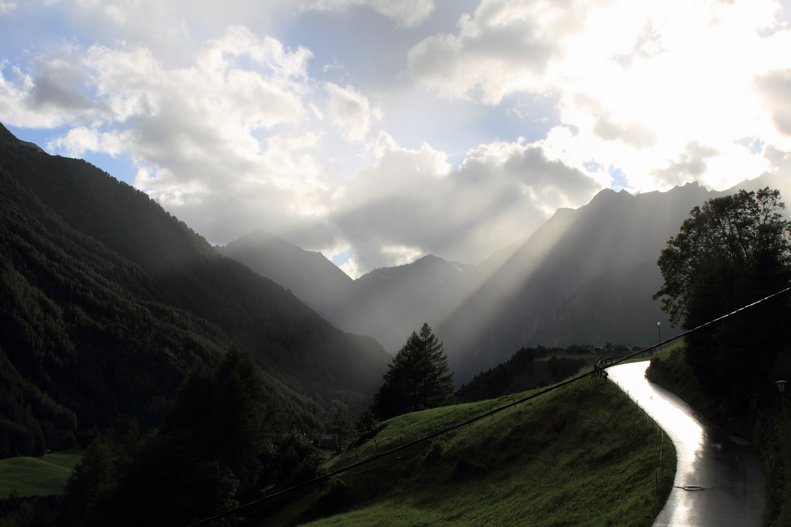 Sonne gegen Wolken