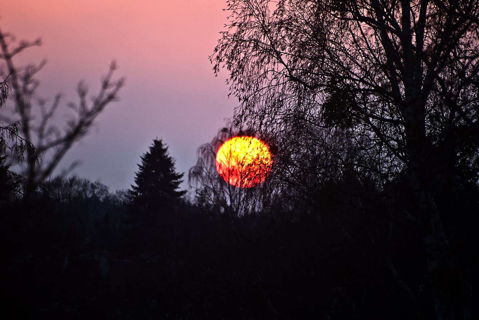 Sonne geht unter aber auch wieder auf