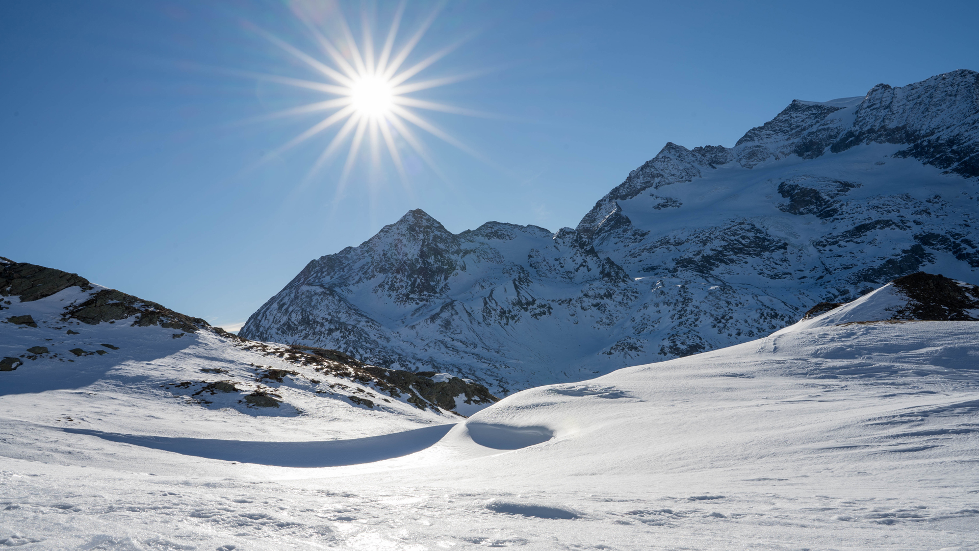 Sonne . Gipfel . Schnee