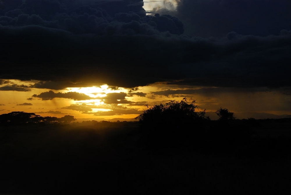 Sonne hinter den Wolken