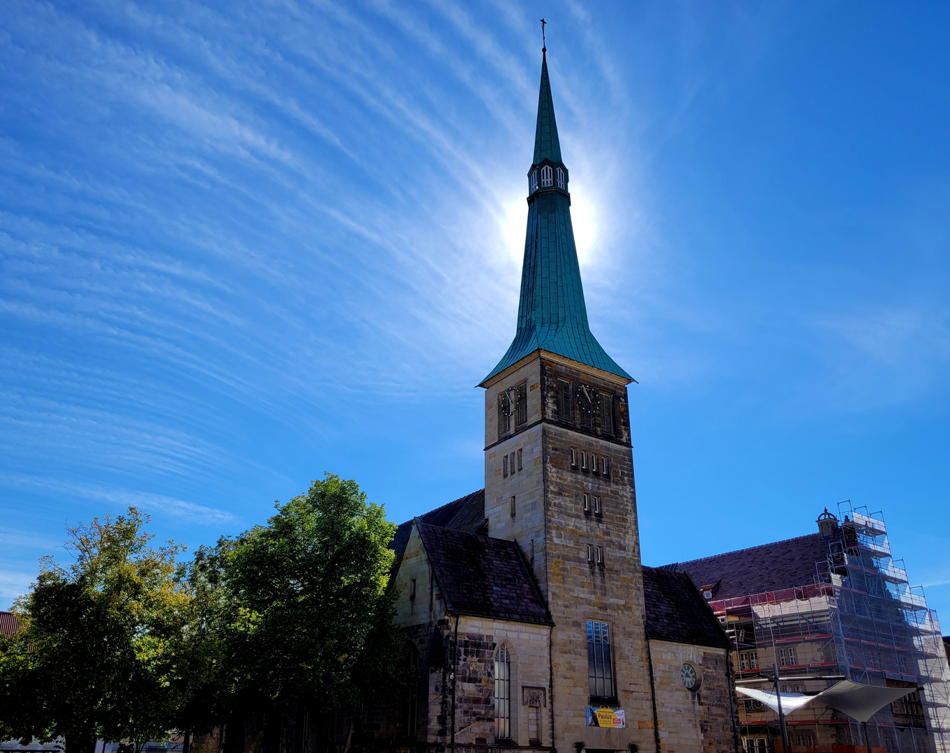 Sonne hinter der Marktkirche (Hameln)