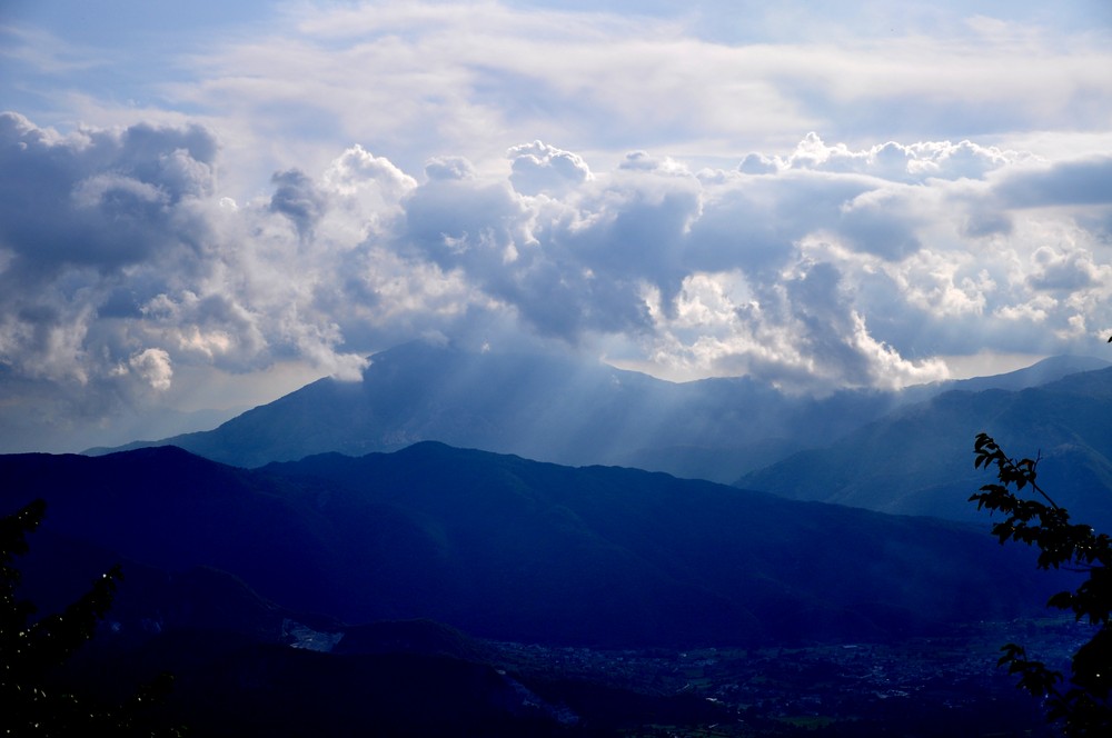 Sonne hinter Wolke