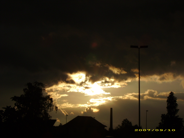 Sonne hinter Wolken