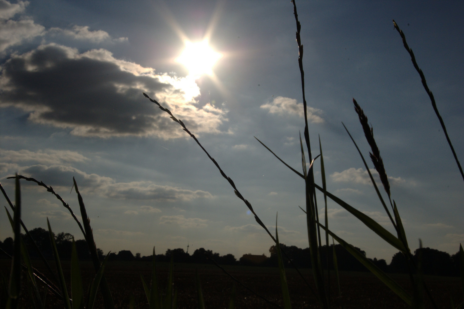 Sonne hinter Wolken