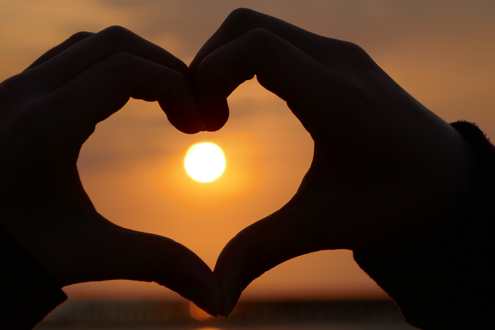 Sonne im Herzen Foto & Bild experimente, emotionen, sonnenuntergänge