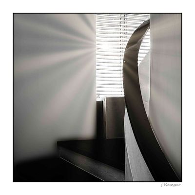 - Sonne im Treppenhaus -