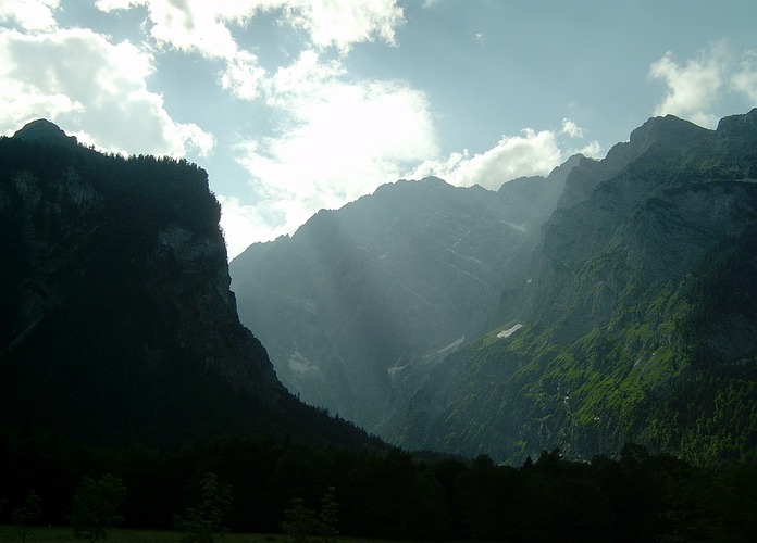 Sonne in den Bergen am Königssee