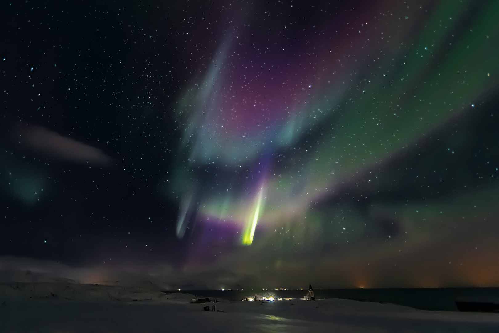 Sonne in der Nacht- Island