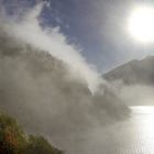 Sonne kämpft gegen Nebel