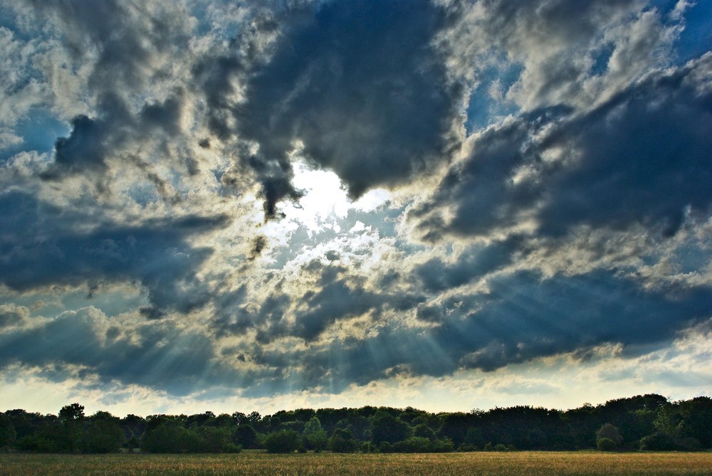 Sonne kämpft sich druch