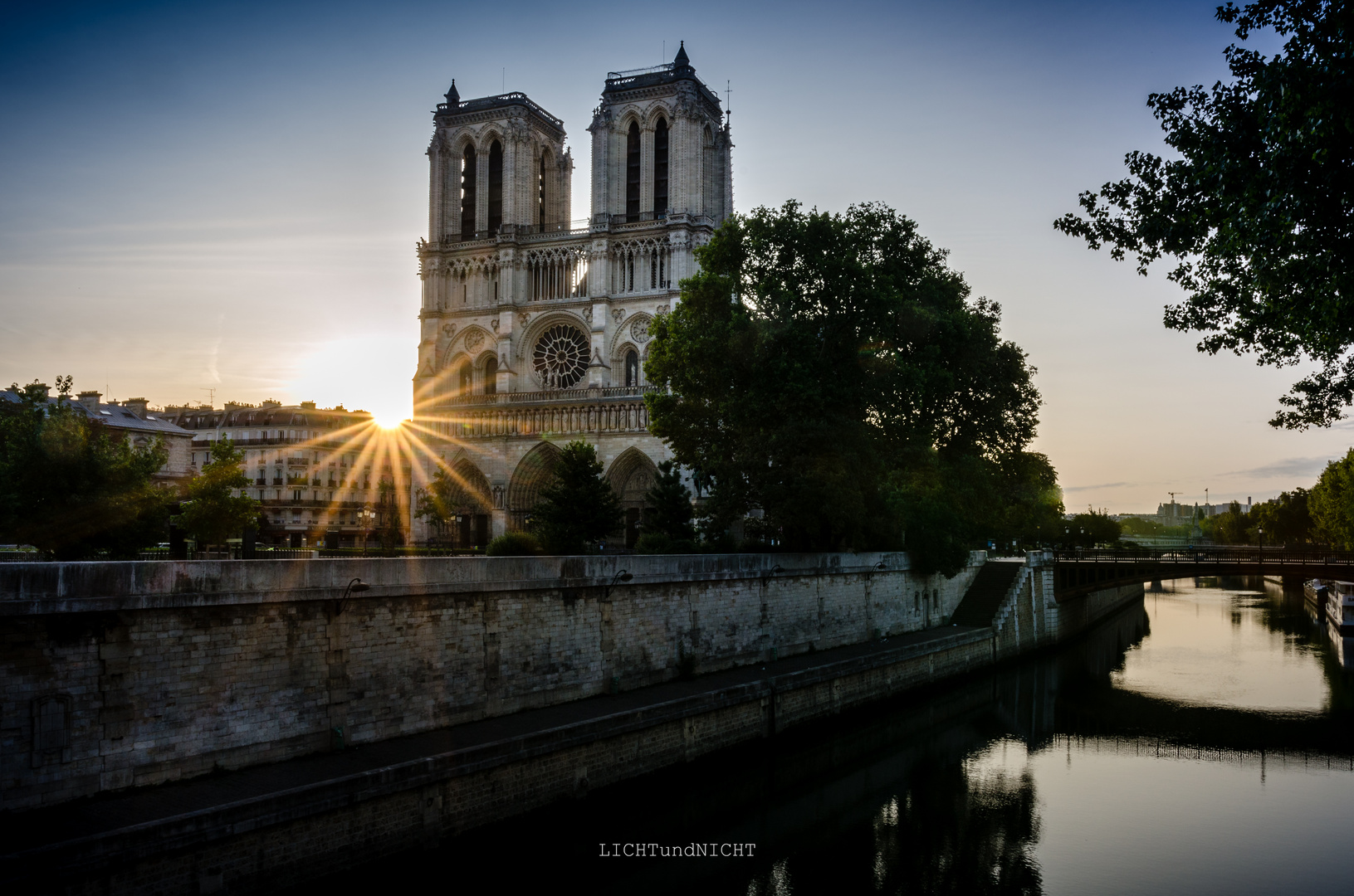 Sonne | Kirche | Wasser