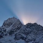 Sonne kommt über den Berg