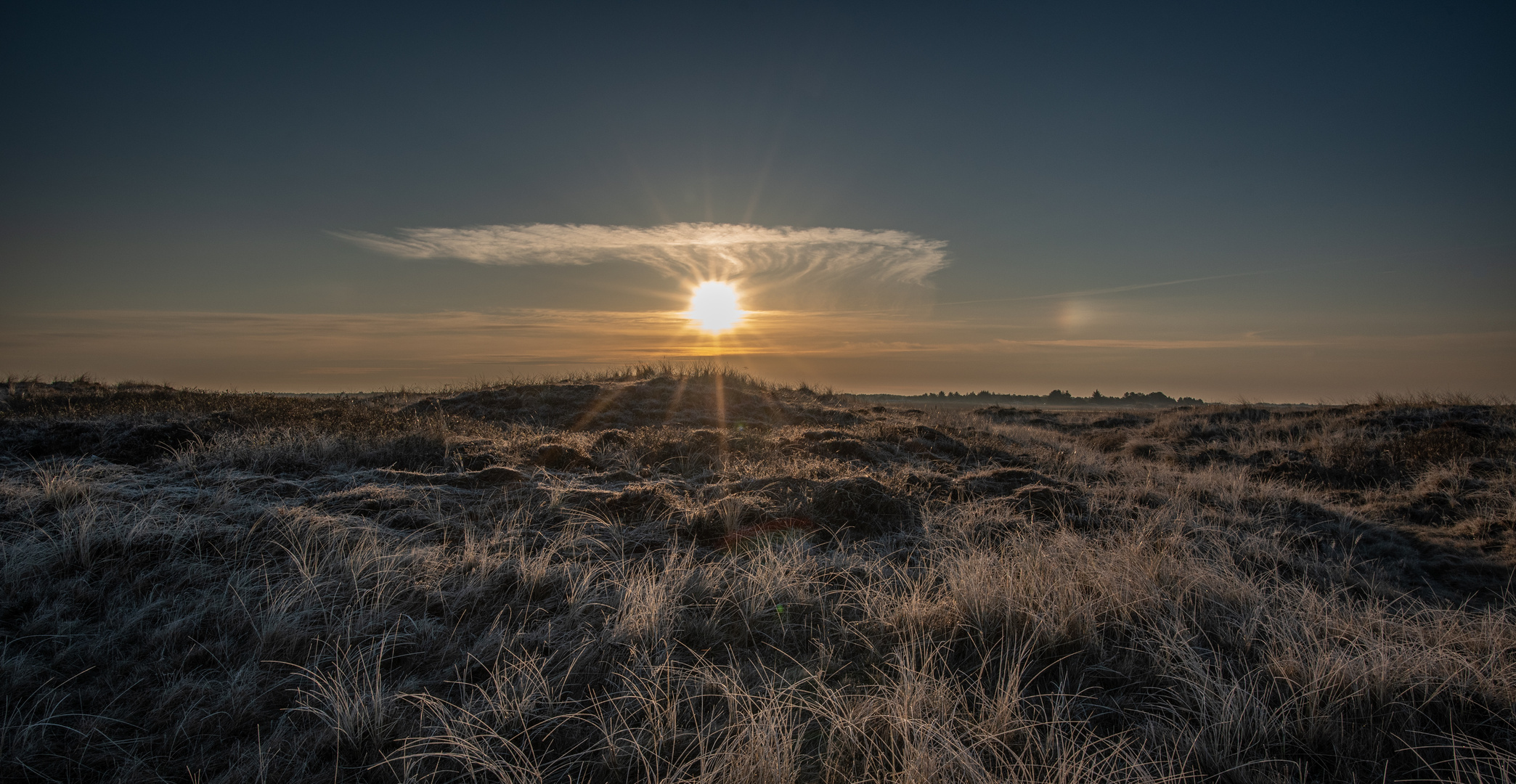 Sonne mit Nebensonne am Ostersonntag auf Röm