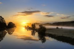 Sonne, Nebel und Vogelflug