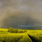 Sonne, regen und zwei Regenbögen