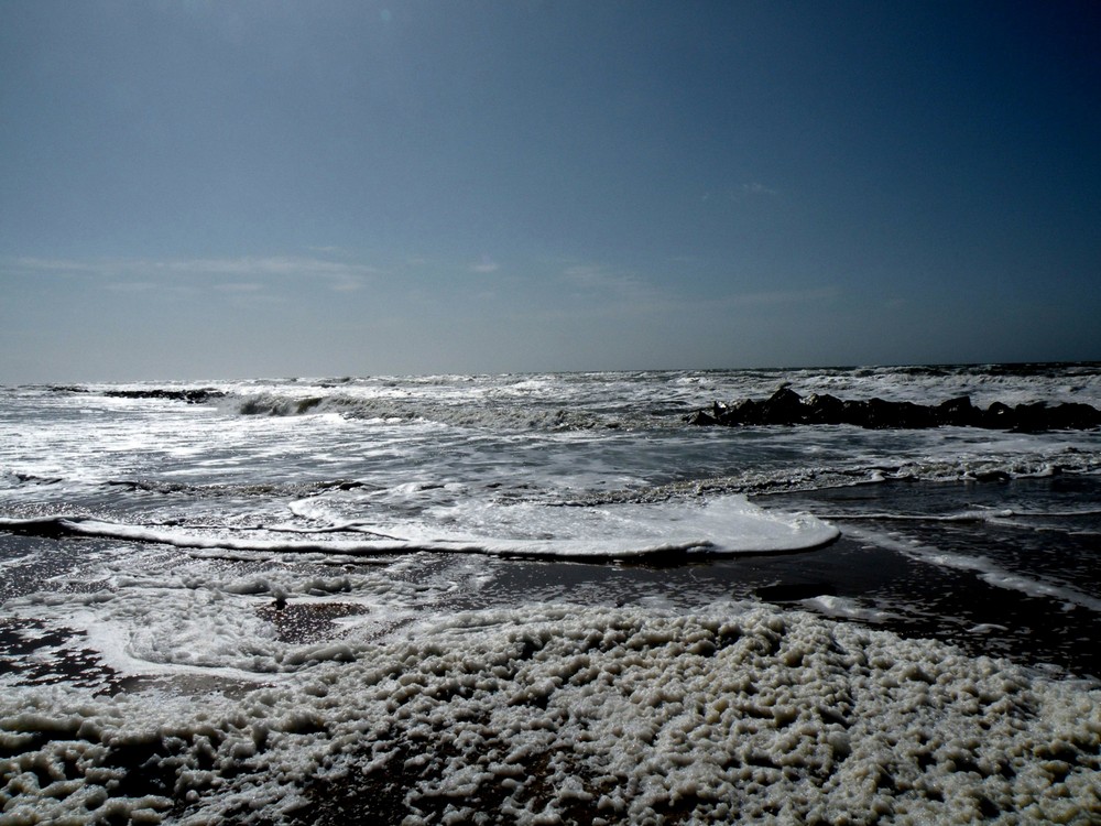 Sonne ,Strand , Meer ,Wind und Wolken und blauer Himmel.......Urlaub !