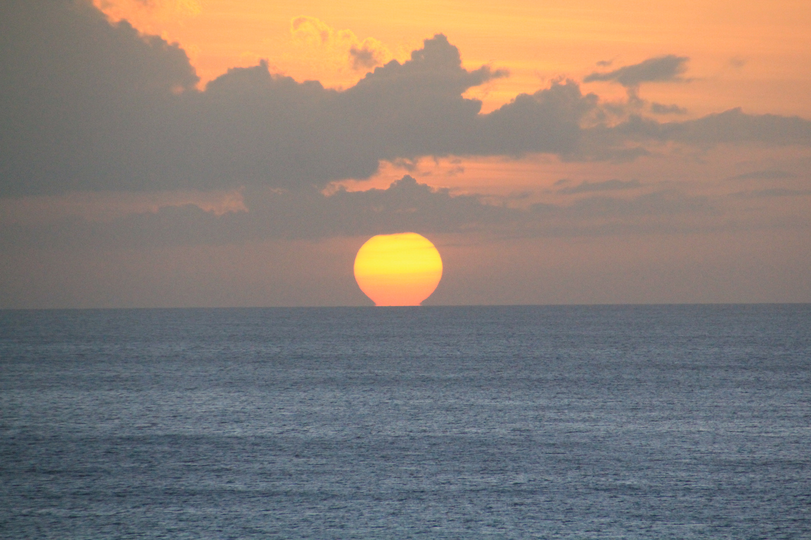 Sonne trifft auf Meer