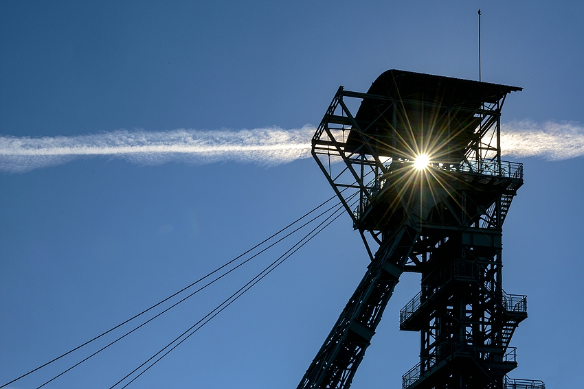 Sonne trifft Förderturm