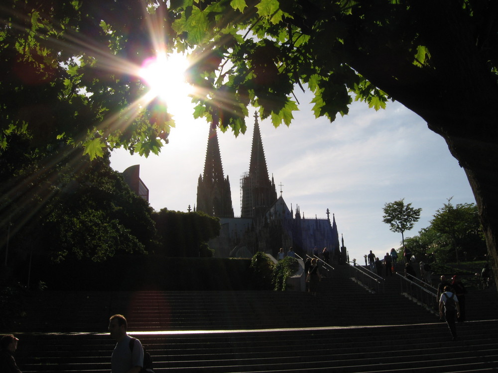 Sonne über dem Dom