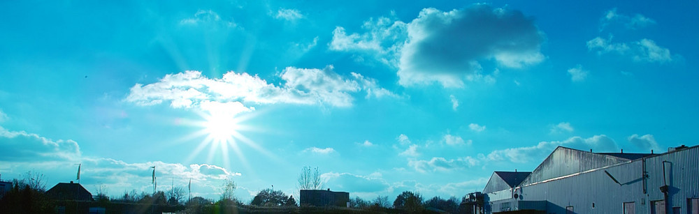 Sonne über dem Gewerbegebiet