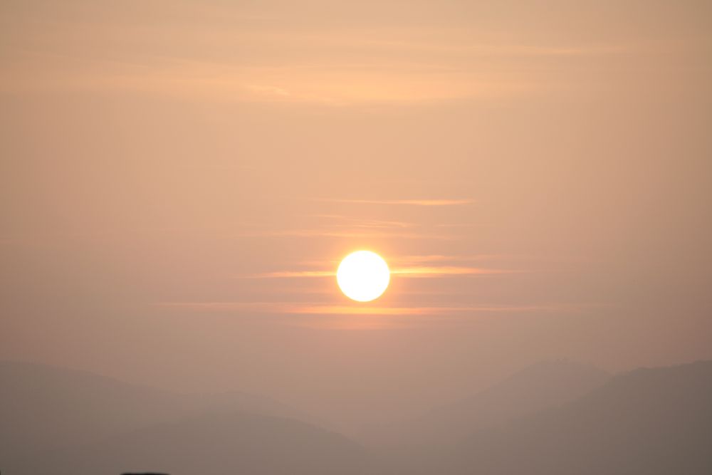 Sonne über dem Siebengebirge