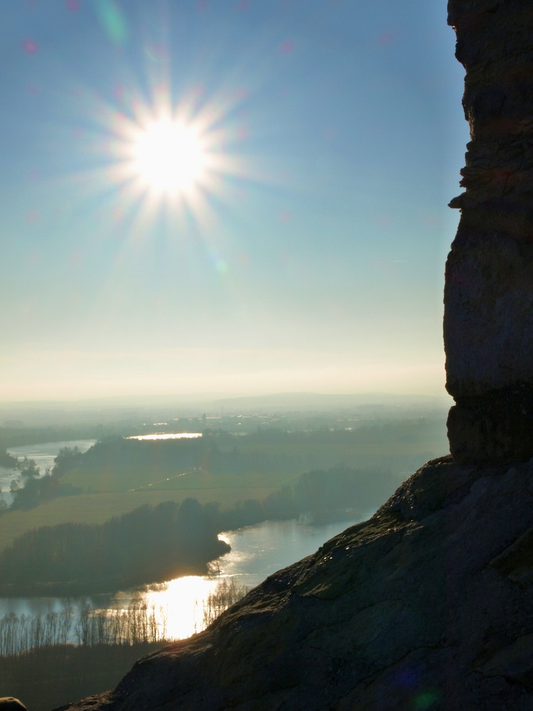 Sonne über der Donau ....