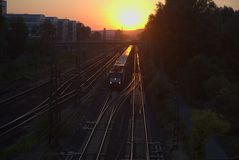 Sonne über Güterzug