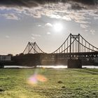 Sonne über Rheinbrücke