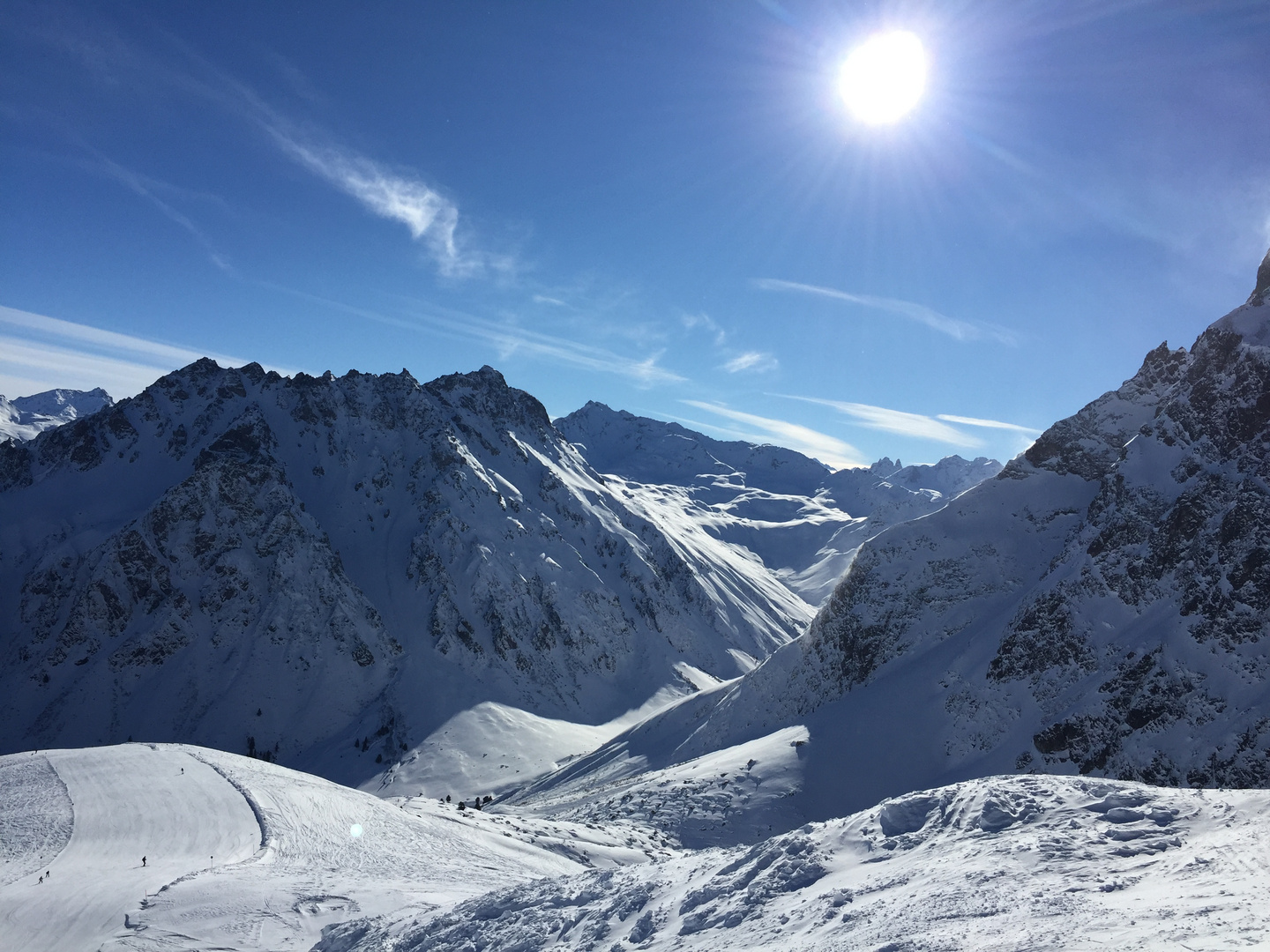 Sonne und Berge