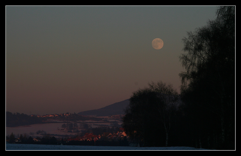 Sonne und Mond.