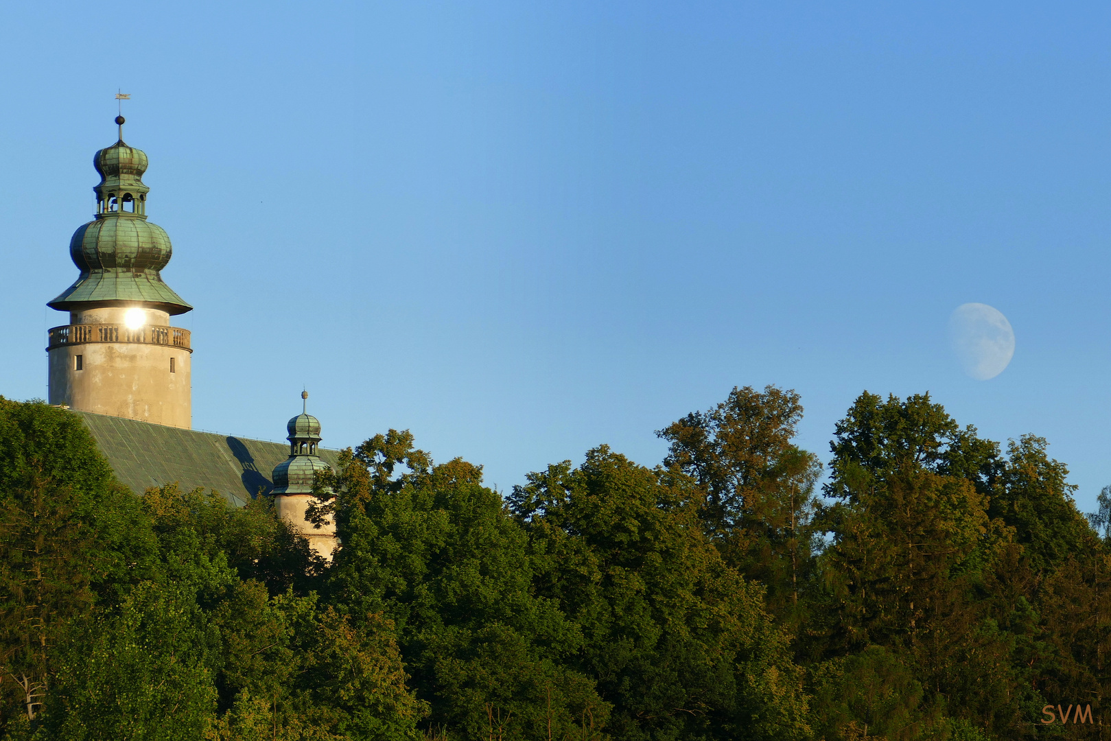 Sonne und Mond am Schloß Lemberk in Nordböhmen