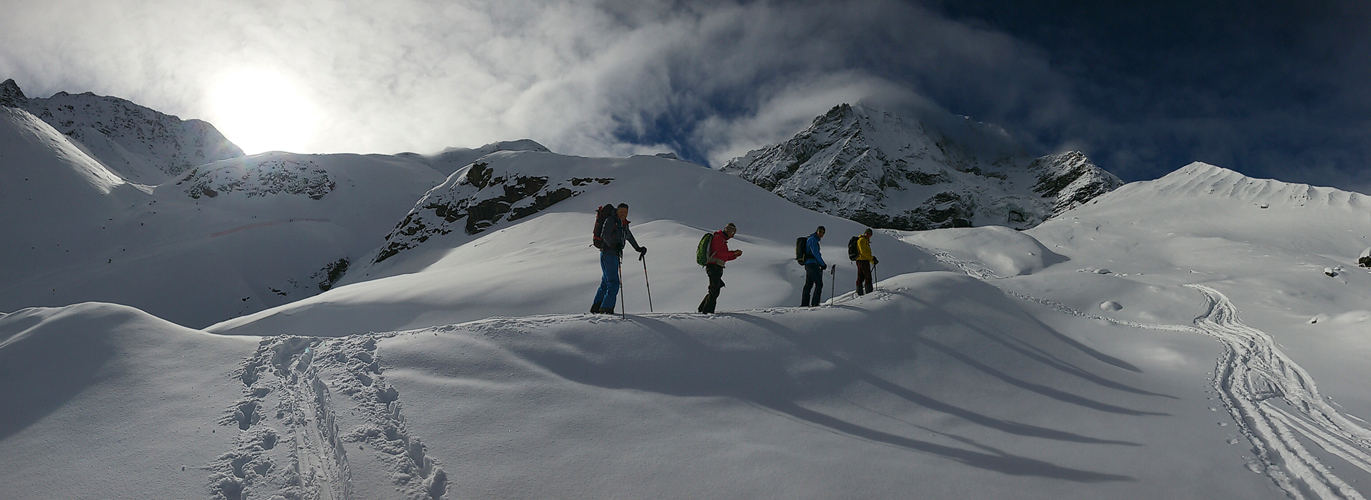 Sonne und Neuschnee