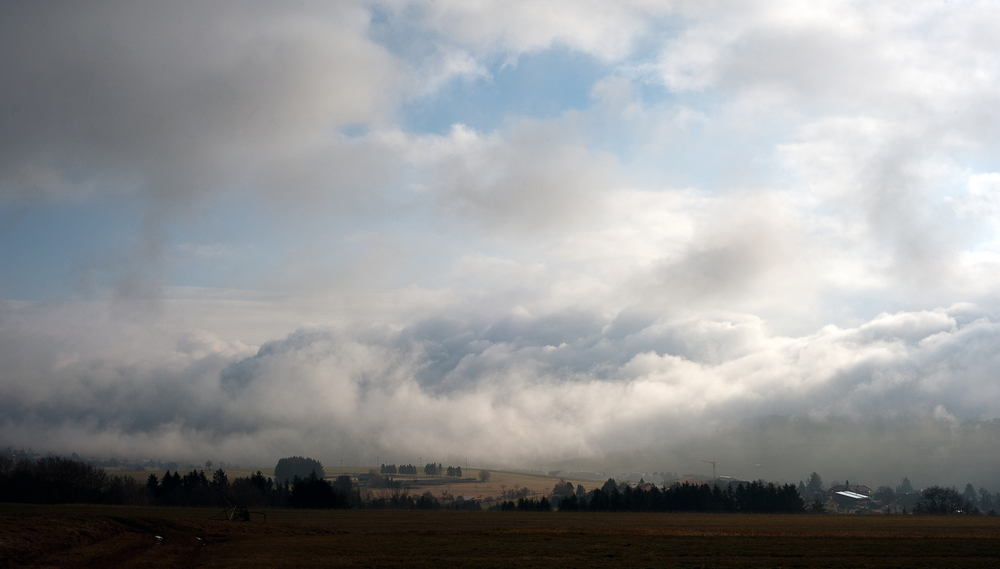 Sonne und Regen und Wolken